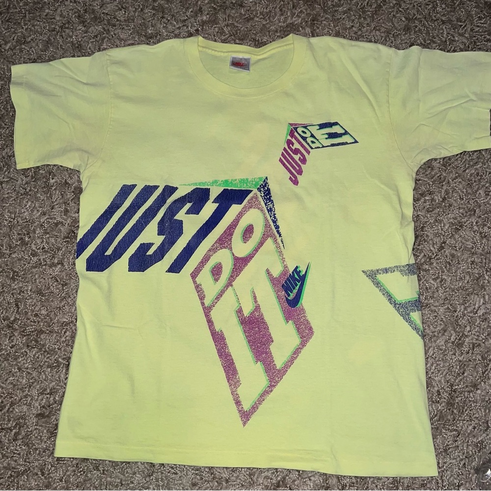 Vintage Men’s Neon Yellow Nike T-Shirt Sz M